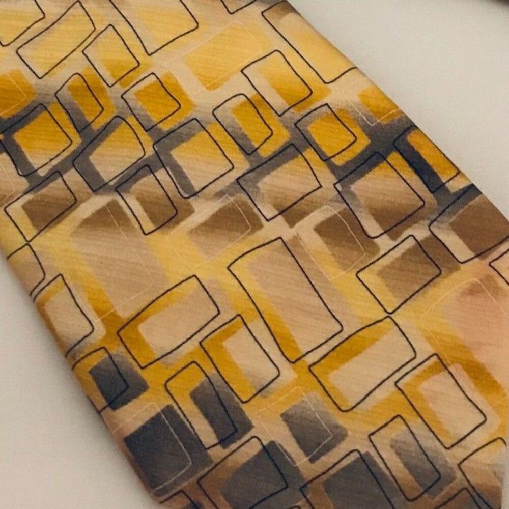 #1623 VTG J GARCIA TWO GUARDS COLLETION NECKTIE 58 IN X 3.75 IN